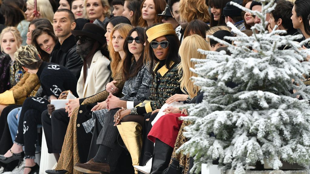 El desfile póstumo de Chanel en honor a Karl Lagerfeld, en fotos