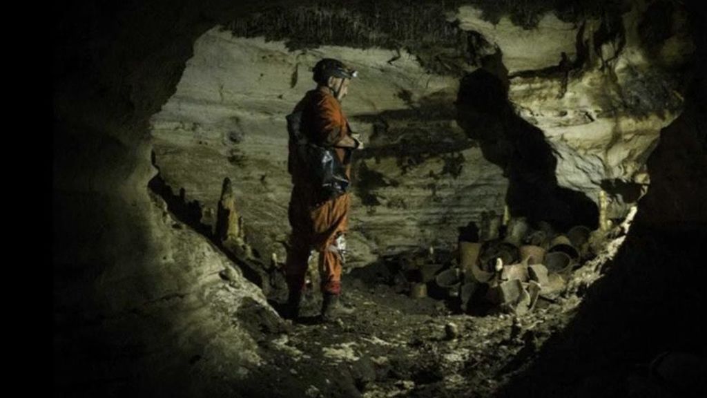 Descubierta una cueva ceremonial maya