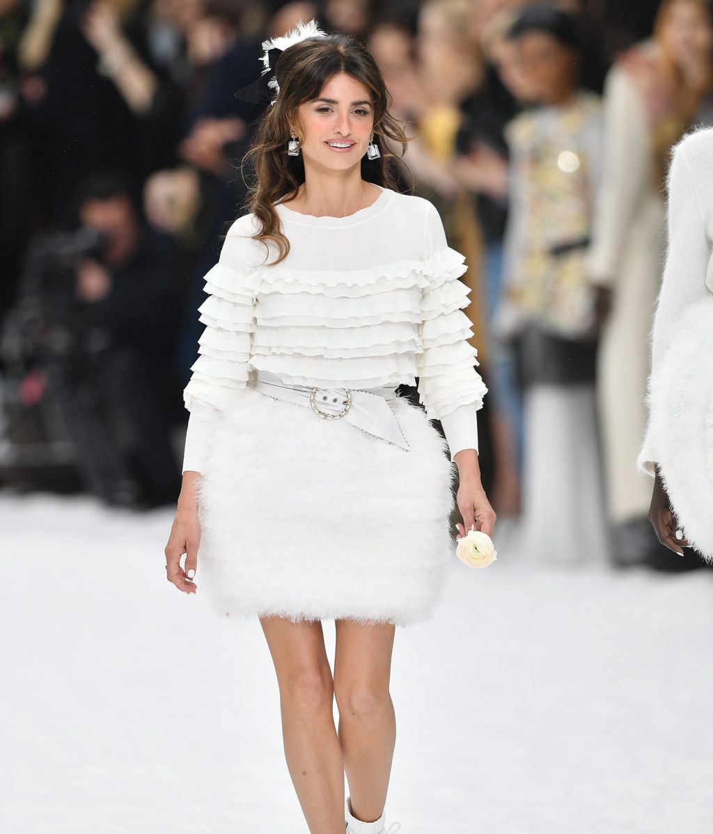 El desfile póstumo de Chanel en honor a Karl Lagerfeld, en fotos