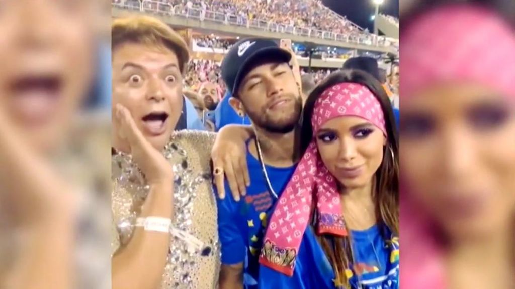 Neymar se 'recupera' de su lesión yendo de carnaval en carnaval en Brasil