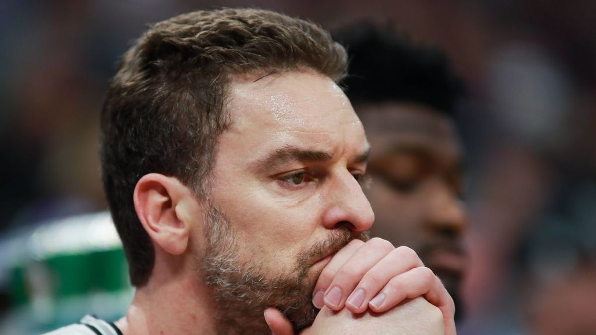 Pau Gasol debuta con derrota en los Bucks, su quinto equipo NBA Pau Gasol debuta con derrota en los Bucks, su quinto equipo NBA