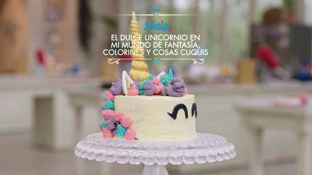 EL DULCE UNICORNIO EN SU MUNDO DE FANTASÍA, COLORINES Y COSAS KUKIS