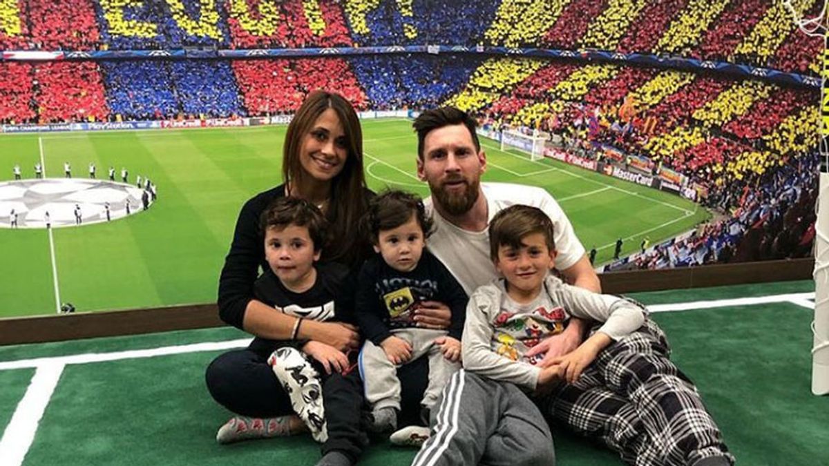 La habitación en casa de Messi que recrea el Camp Nou con césped, gradas y hasta tifo La habitación en casa de Messi que recrea el Camp Nou con césped, gradas y hasta tifo