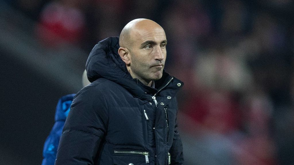 Abelardo, entrenador del Alavés, fue extorsionado por la trama en la que está involucrada Toño, futbolista del Levante Abelardo, entrenador del Alavés, fue extorsionado por la trama en la que está involucrada Toño, futbolista del Levante