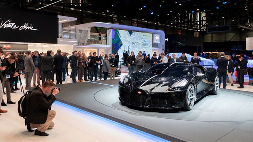 Presentan el coche más caro del mundo, ‘La voiture Noire’ de Bugatti