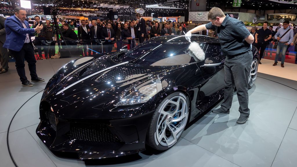 Presentan el coche más caro del mundo, ‘La voiture Noire’ de Bugatti