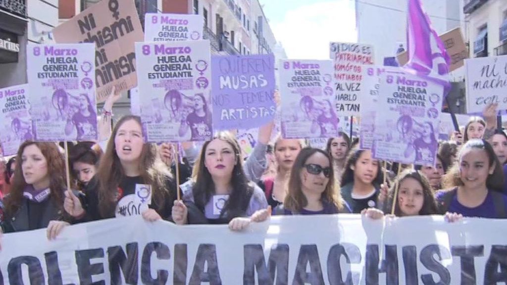 Miles de mujeres toman las calles de España reivindicando sus derechos