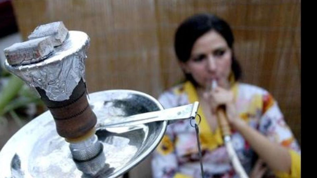 Arabia Saudí declara la guerra al tabaco, también a las pipas de agua