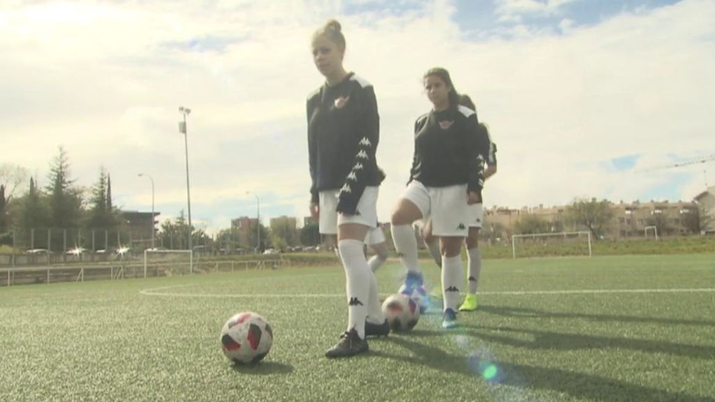 Las futbolistas españolas quieren marcar un golazo por la igualdad