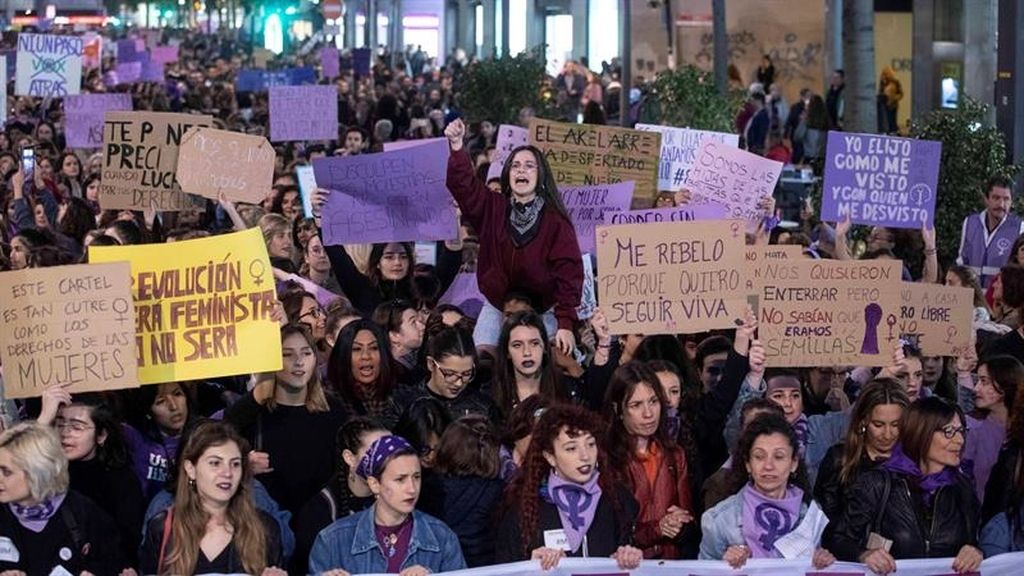 La marea morada inunda España