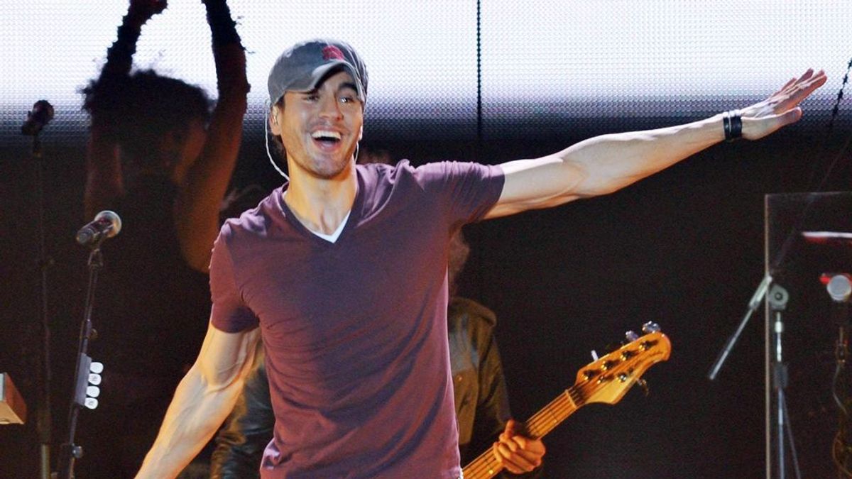 Enrique Iglesias comparte los primeros pasos de su hija en una fecha muy especial