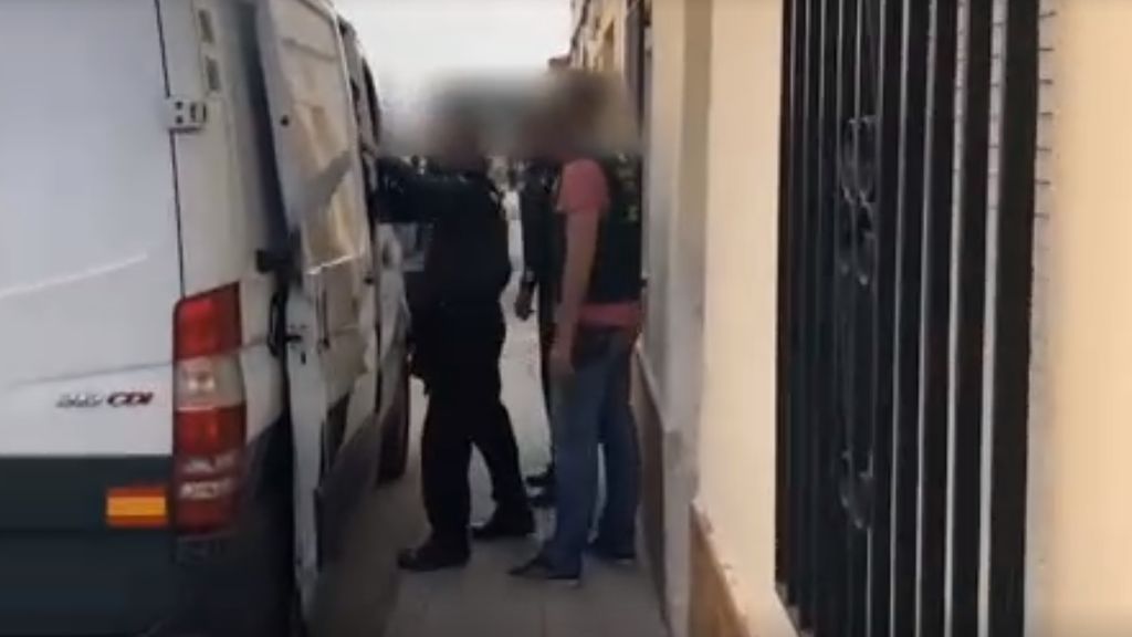 Detienen en Tarragona a una banda que utilizaba el explosivo 'Madre de Satán' para robar bancos
