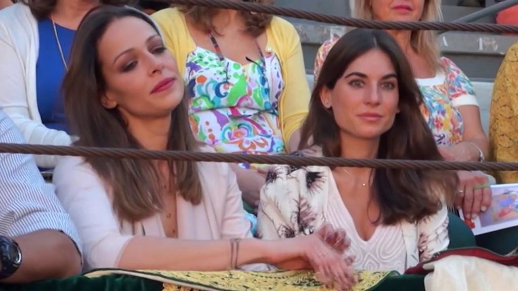 Lourdes Montes presenta su desfile de moda sin su cuñada Eva González