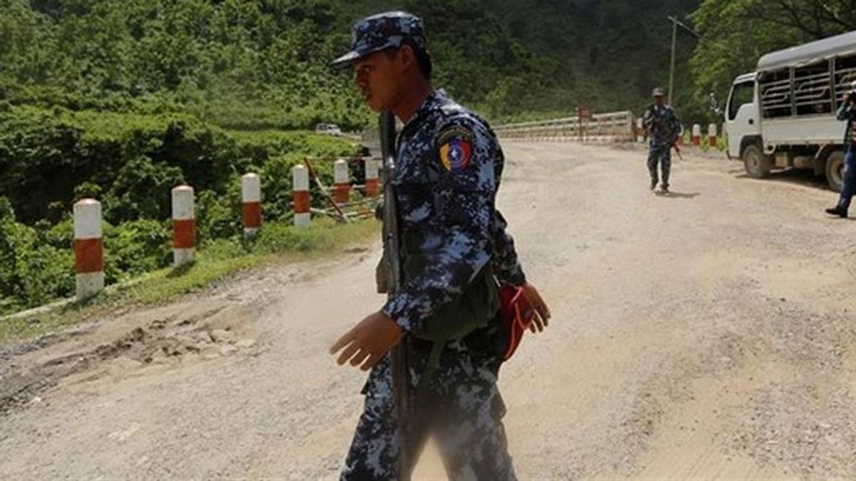 Atentado en una comisaría de Birmania: Nueve agentes de Policía muertos