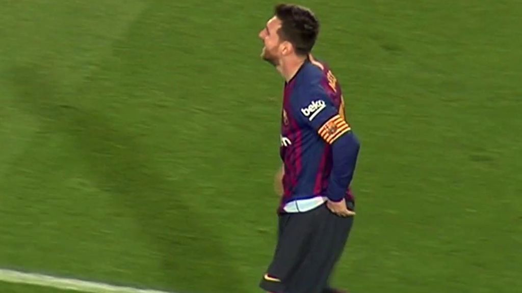 El detallazo de Messi con el árbitro: le dice que no consulte con el VAR porque no le han hecho penalti