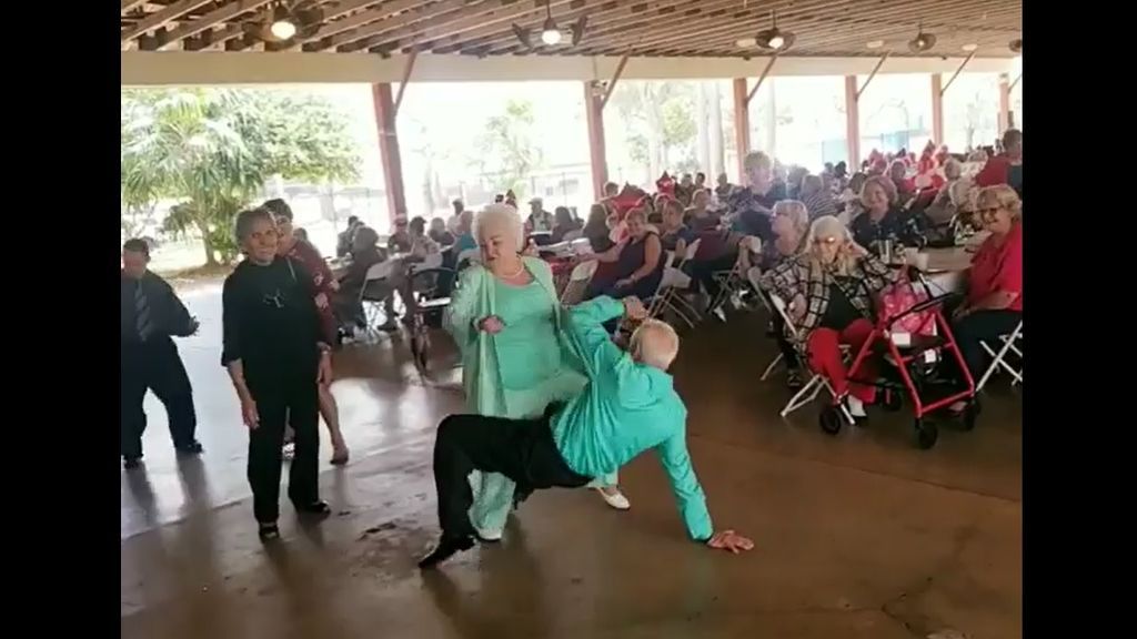 Una pareja de ancianos conquista a la Red bailando a ritmo del último éxito de Daddy Yankee
