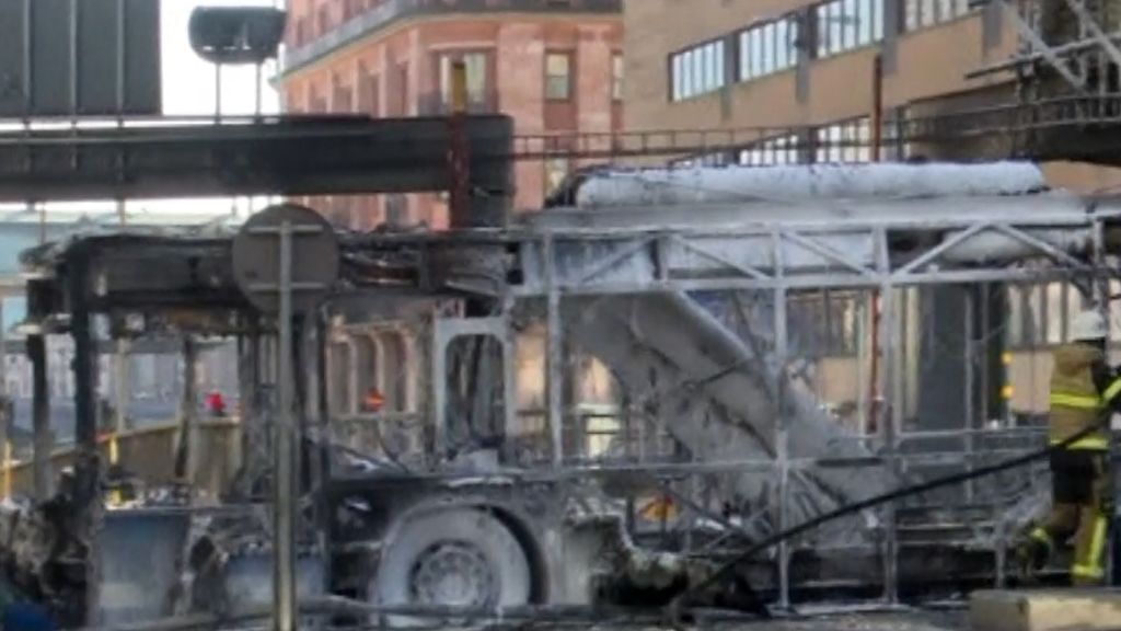 Explota un autobús en el centro de Estocolmo