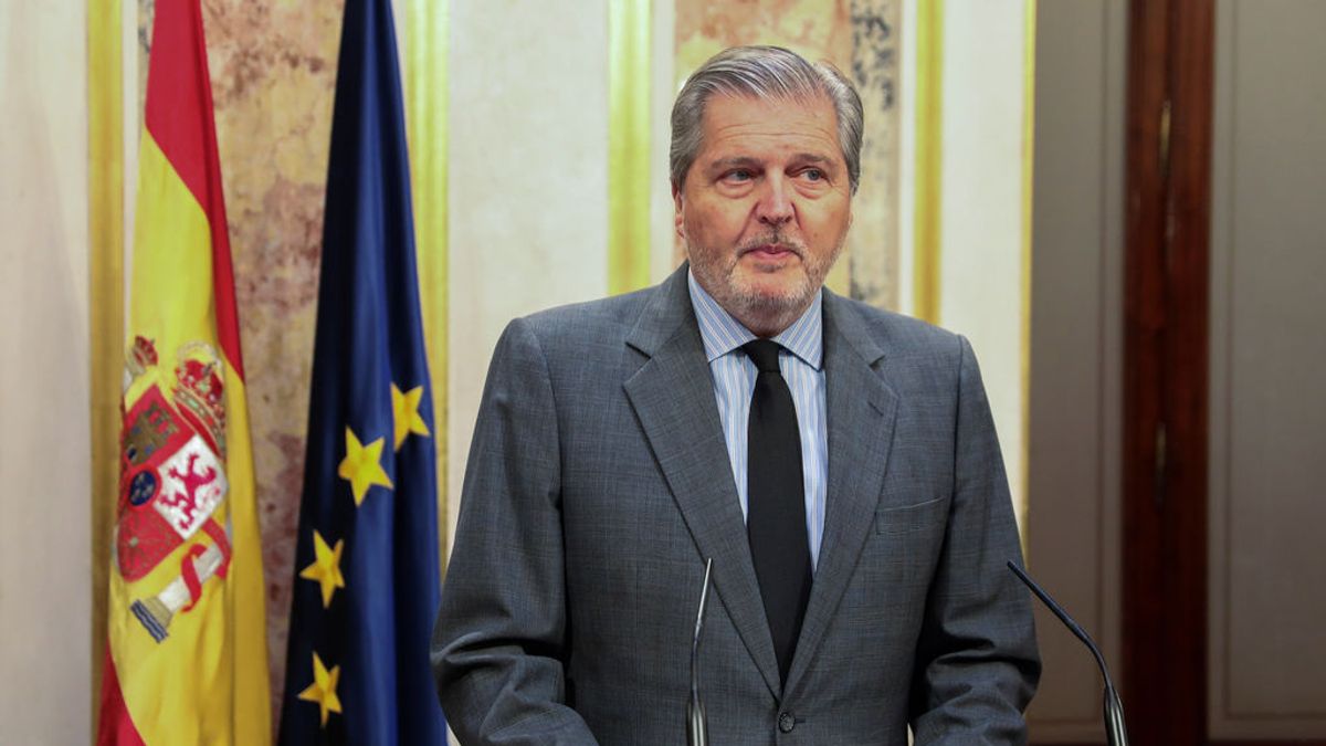 El exministro Íñigo Méndez de Vigo deja la política