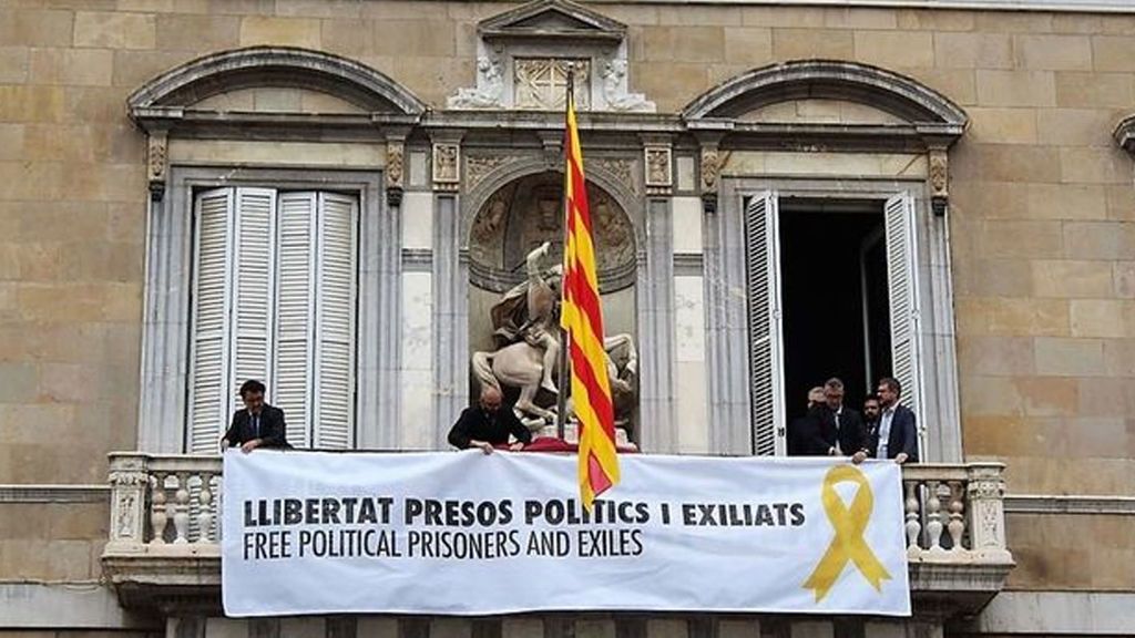 Torra no quitará los lazos amarillos de la Generalitat en nombre de la libertad de expresión y por la "dificultad legal" de hacerlo