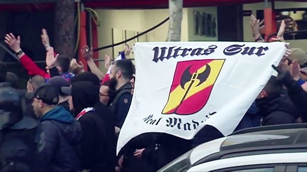 Tensión e incidentes con los ultras del Lyon, apoyados por Ultras Sur y radicales del Espanyol, en Barcelona