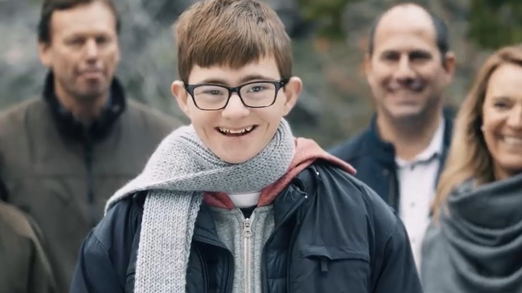 El Día Mundial del Síndrome de Down calienta motores con este emotivo vídeo: "La gente le mira raro"