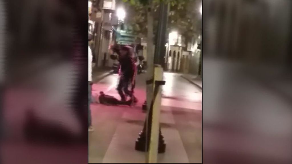 Un individuo causa el pánico a la salida de una discoteca en Gijón