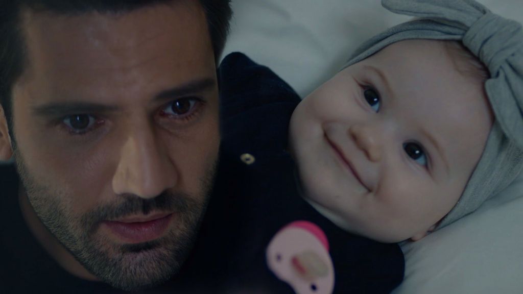 El tierno encuentro de Emir y Deniz: la pequeña le llama papá