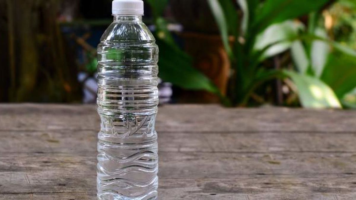 Botellas de agua a un euro en la mayoría de aeropuertos españoles