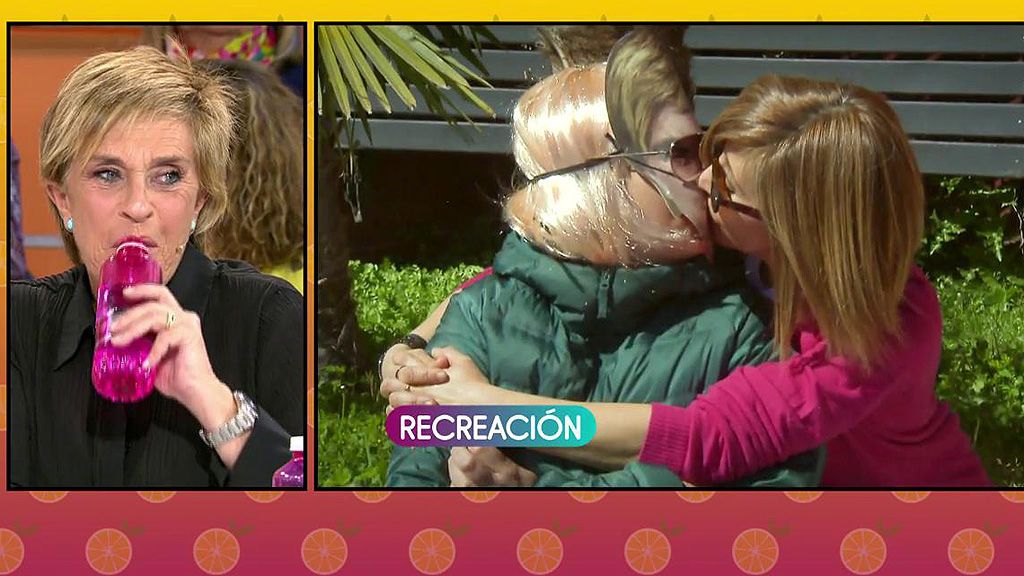 Recreación en 'Sálvame': Las románticas y ¿robadas ? fotos de Chelo Gª Cortés y su mujer