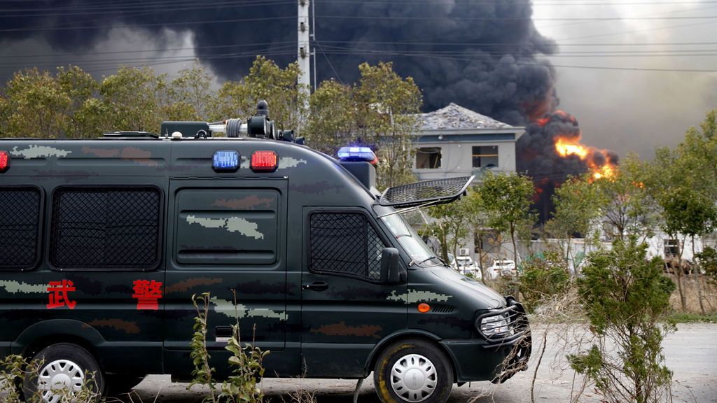 Una enorme bola de fuego tras una explosión en una fábrica de China siembra la tragedia: hay 6 muertos