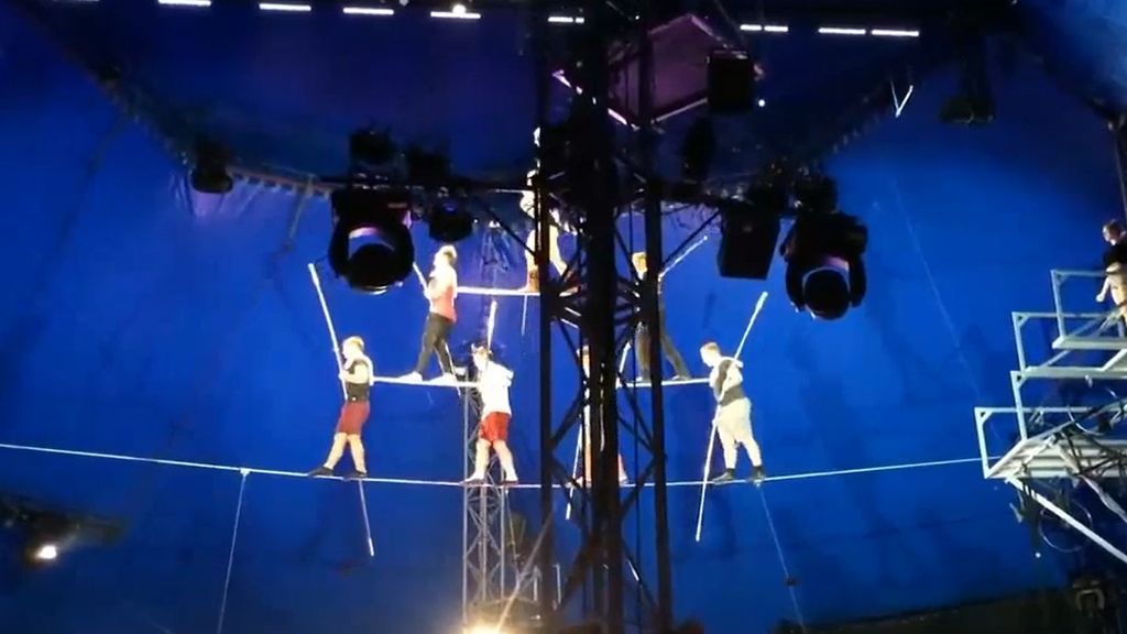 Publican el vídeo de la caída de cinco equilibristas de circo que estaban a 10 metros de altura