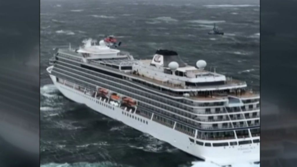 Complicado rescate de 1300 personas de un crucero en Noruega