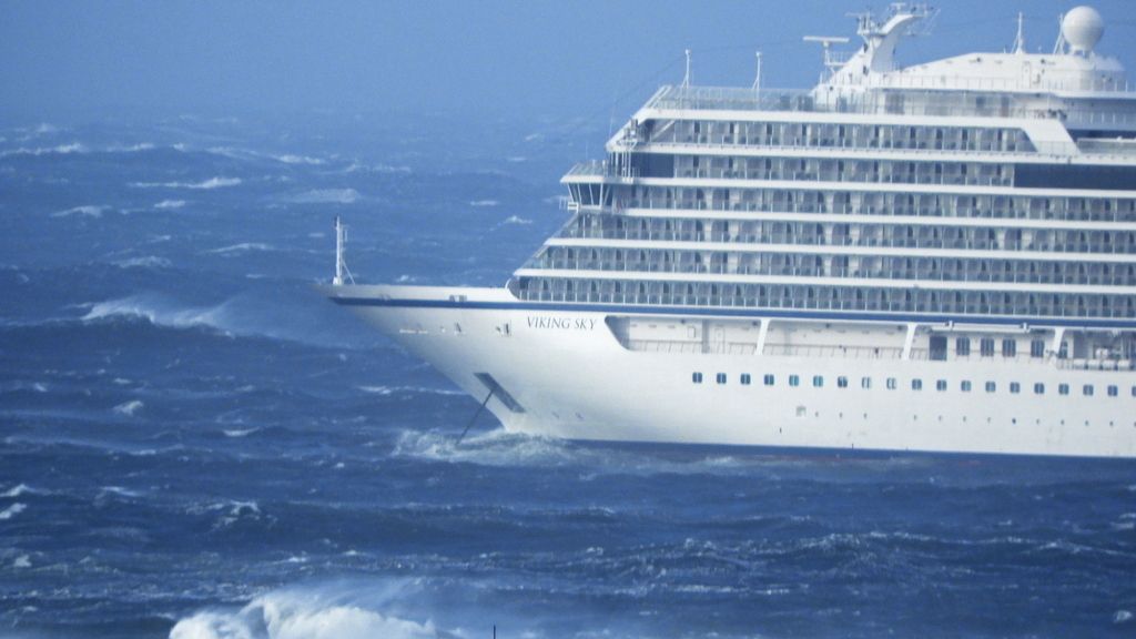 Rescate en Noruega de 1373 pasajeros a bordo del crucero Viking Sky
