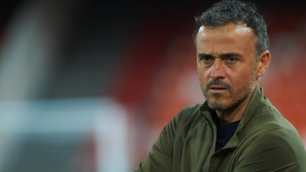 Luis Enrique no estará esta noche en el banquillo de España por "motivos familiares de fuerza mayor"