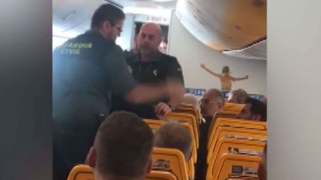 Una pasajera borracha altera la tranquilidad de un vuelo de Ryanair