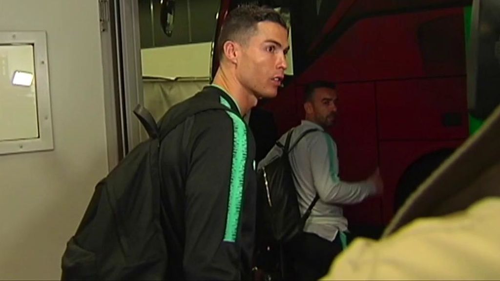 La reacción de Cristiano al ser preguntado por la sanción de la UEFA La reacción de Cristiano al ser preguntado por la sanción de la UEFA