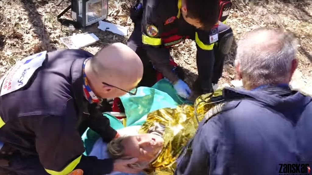 Imágenes exclusivas del rescate de Jesús Calleja tras su accidente en mountain bike Imágenes exclusivas del rescate de Jesús Calleja tras su accidente en mountain bike