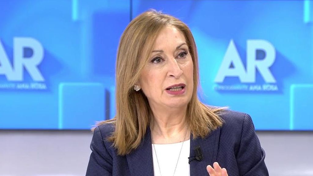 Ana Pastor: "El PSOE  dice una cosa y luego otra para coger de aquí y de allá"