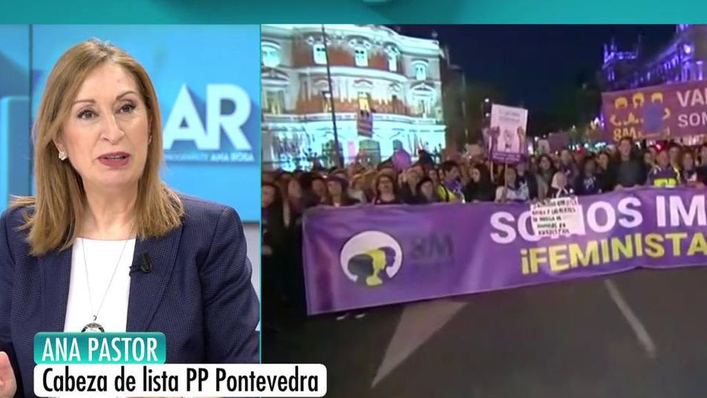 Ana Pastor, molesta tras ser preguntada por el aborto: "Siempre nos preguntan por esto y por Franco"