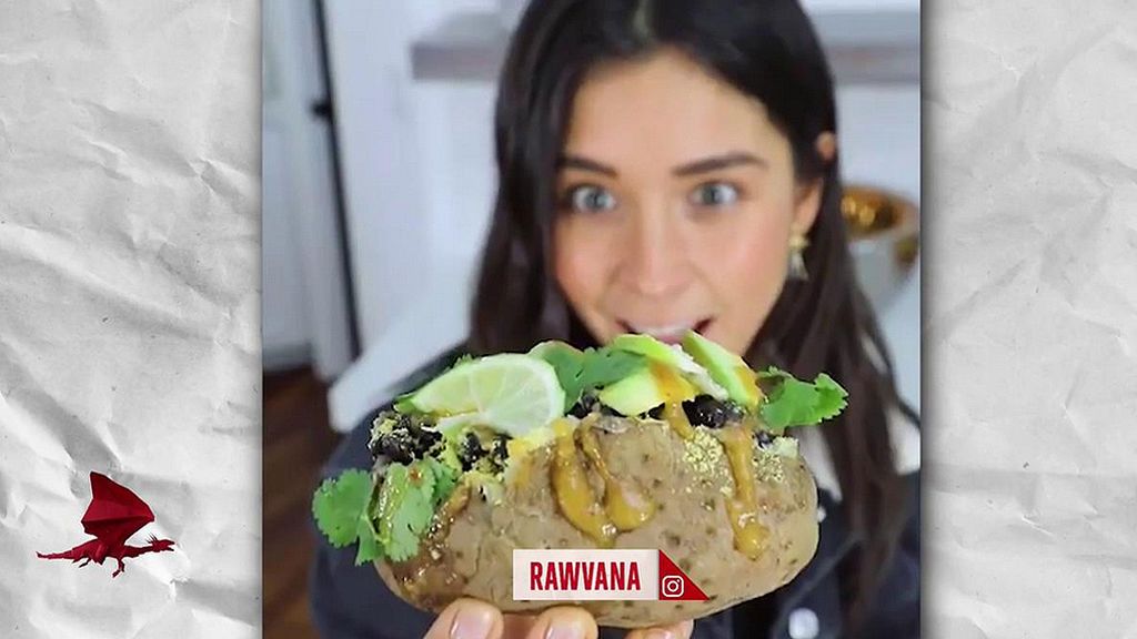 Rowvana, la influencer vegana pillada comiendo pescado