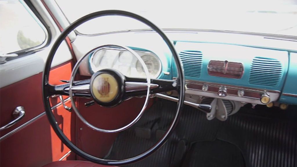 La evolución de los interiores de los coches: tu padre no exagera cuando te dice lo que costaba cambiar una marcha