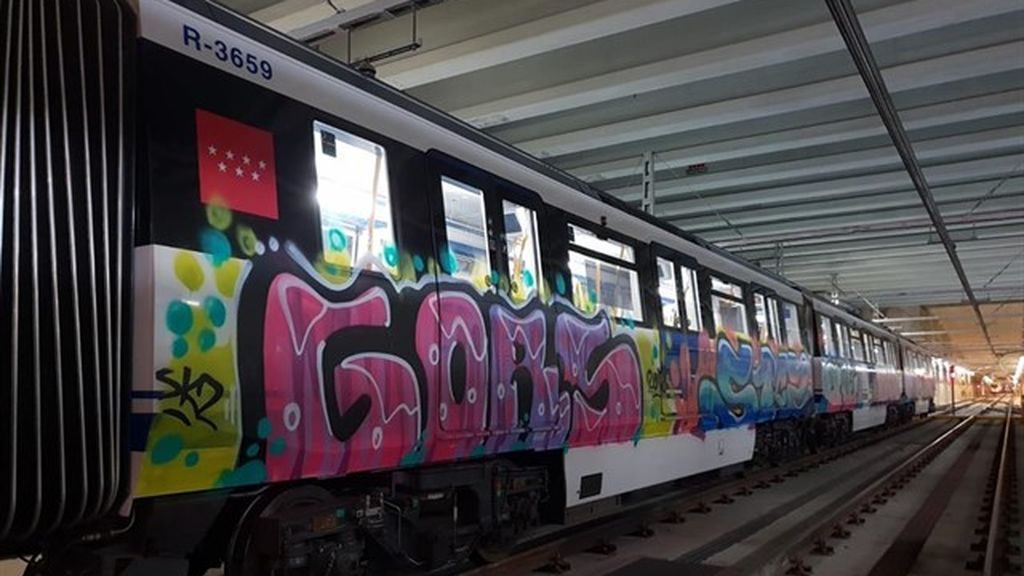 Detenidos 7 grafiteros por  asaltos en el Metro de Madrid, entre ellos la posible autora de los corazones de colores