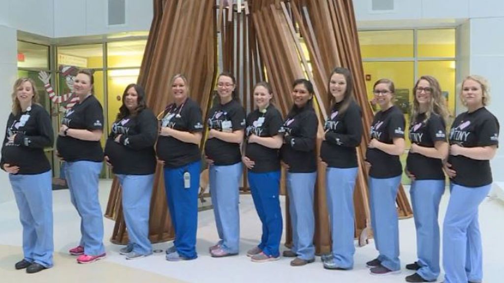 Nuevo embarazo en serie en un hospital de Indiana: 11 enfermeras en la dulce espera