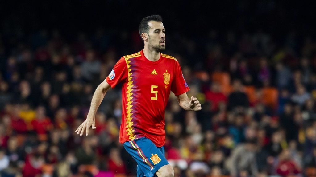 La felicitación de Iker, Xavi e Iniesta, a Busquets por sus diez años en la selección: "Es mejor persona que jugador" La felicitación de Iker, Xavi e Iniesta, a Busquets por sus diez años en la selección: "Es mejor persona que jugador"