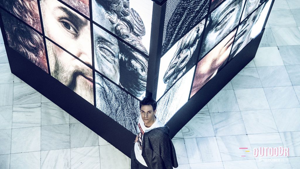 “Benditos los intrusos que no sueñan su vida, sino que viven sus sueños”