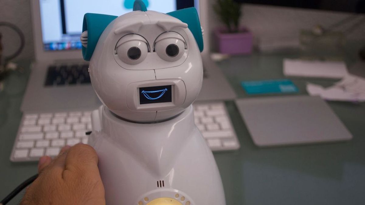 Así es el robot español que ayuda a niños con autismo