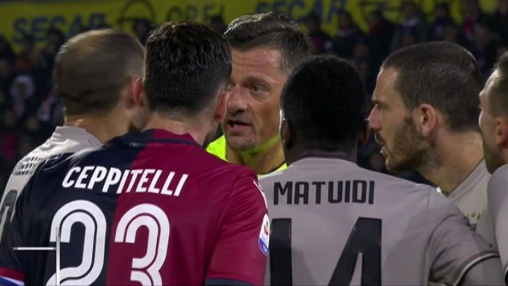 El árbitro consultó a Matuidi si quería suspender el partido por los insultos racistas que estaba recibiendo