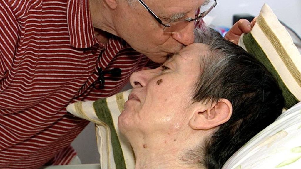 "Es el fin. Cuanto antes mejor": la petición desesperada de una enferma de esclerosis múltiple a la que han ayudado a morir