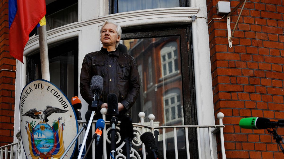 Wikileaks denuncia que Assange será expulsado de la Embajada de Ecuador "en cuestión de horas o días"