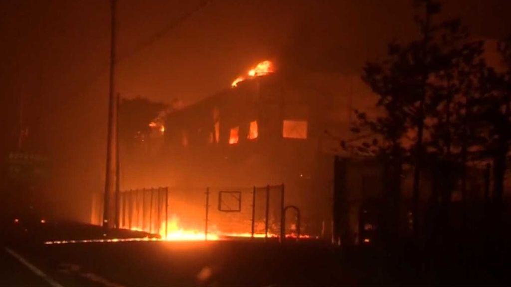 Un muerto y miles de evacuados en un incendio forestal que arrasa Corea del Sur